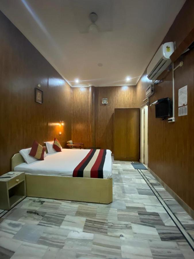 אמריצר Lavi Hotel Hari Darshan - 10 Meter From Golden Temple מראה חיצוני תמונה